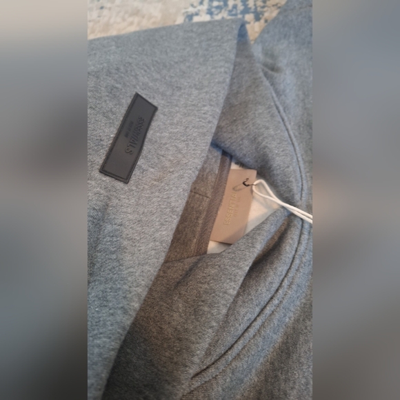 ESSENTIALS HOODIE - Picture 5 of 6